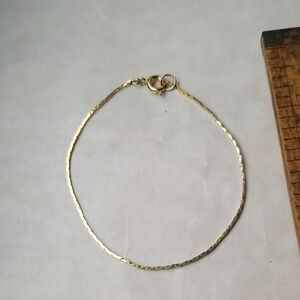Fine Gold Tone Herringbone Chain Bracelet